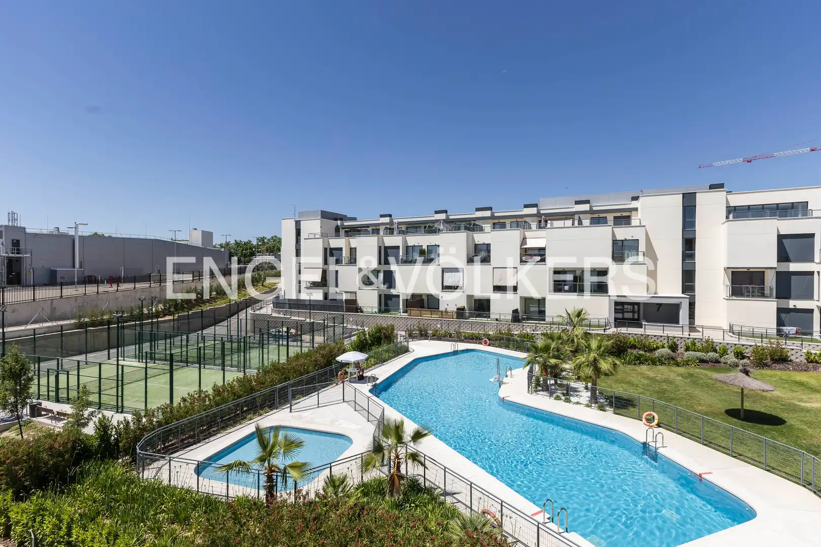 Exterior view of Flat for rent in San Sebastián de los Reyes  with Air Conditioner, Heating and Terrace