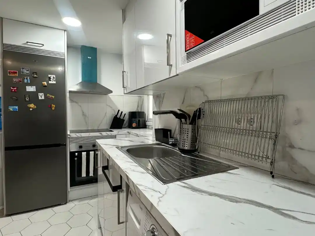 Küche von Wohnung zum Verkauf in  Zaragoza Capital mit Balkon