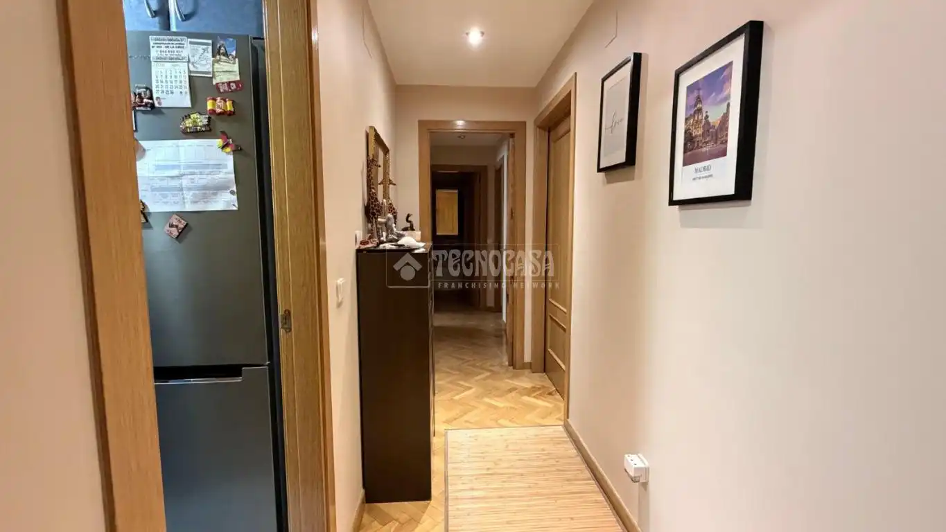 Flat for sale in  Madrid Capital  with Air Conditioner, Heating and Community pool
