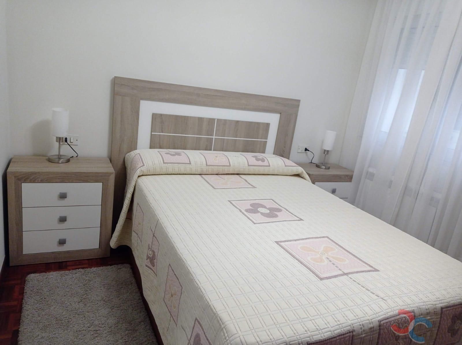 Bedroom of Flat to rent in Marín