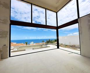 Vista exterior de Casa o xalet en venda en Los Realejos amb Terrassa, Piscina i Balcó