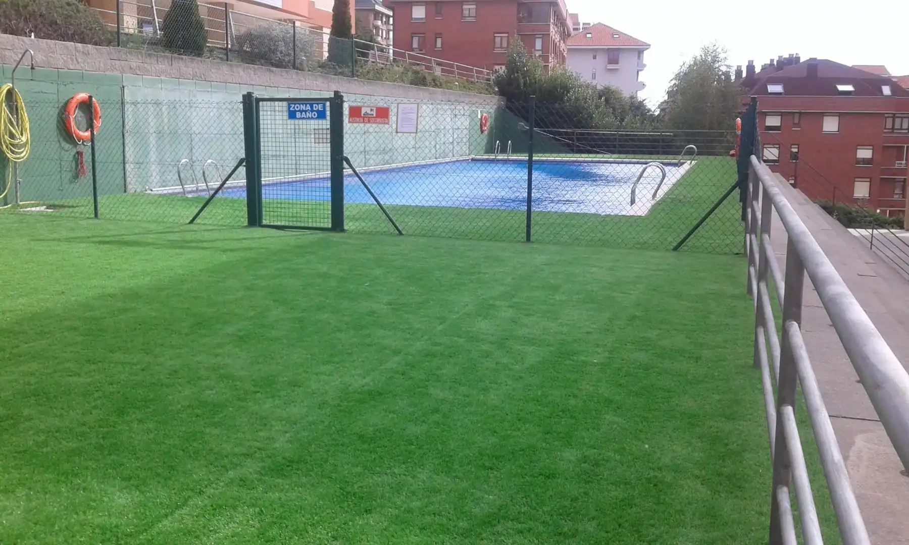 Piscina de Pis de lloguer en Santander amb Calefacció, Parquet i Moblat