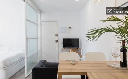 Flat to rent in Trafalgar