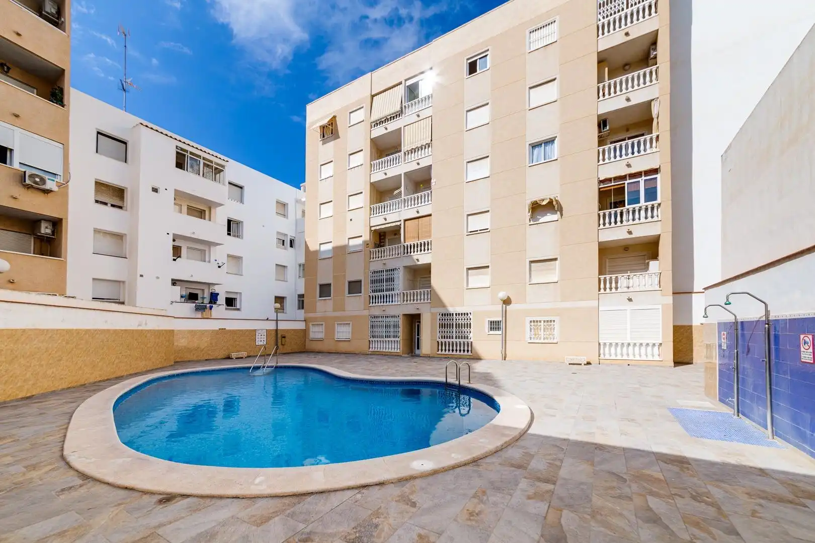 Apartment mit Pool zum Verkauf in Playa de los Locos, imagen 2