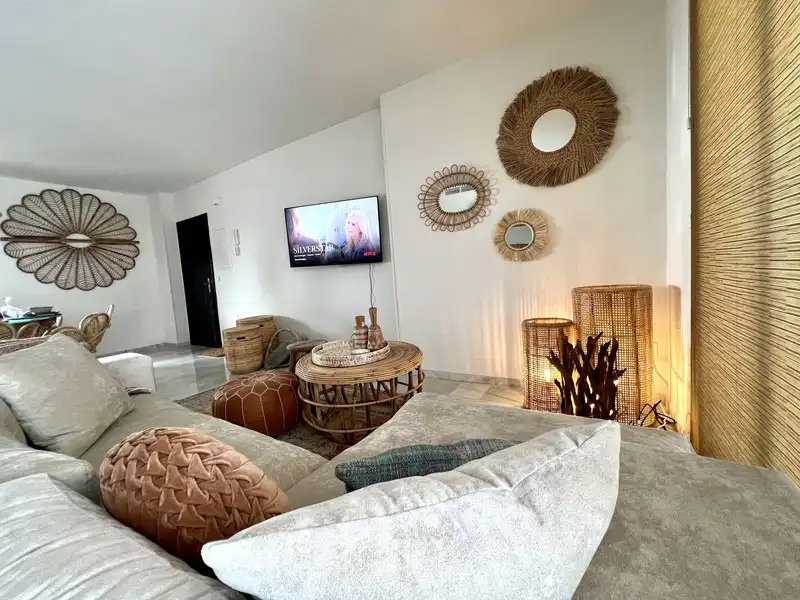 Sala de estar de Dúplex de alquiler en Estepona con Aire acondicionado, Terraza y Trastero