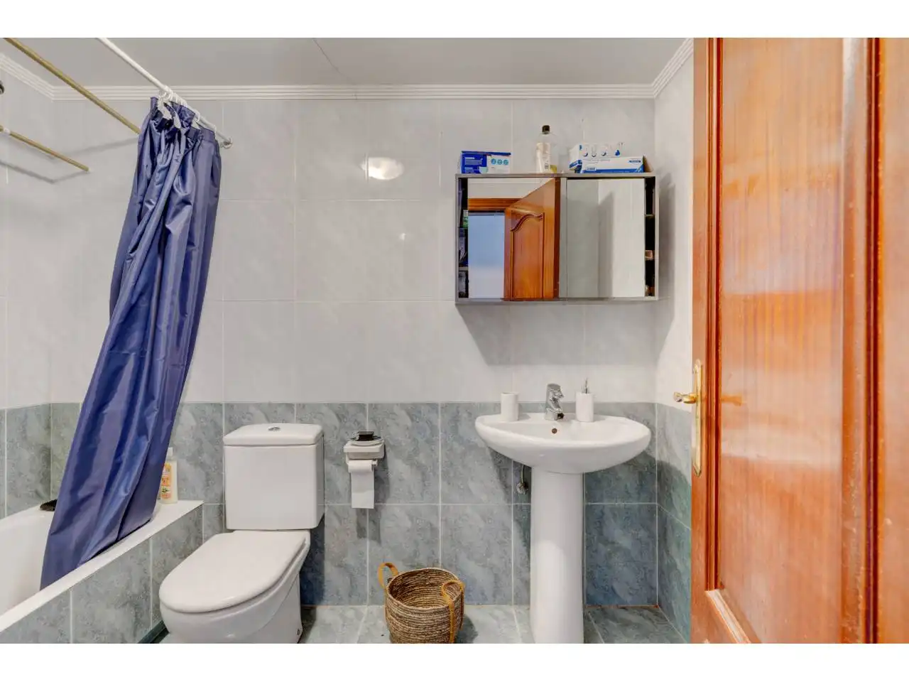 Bathroom of Flat for sale in Donostia - San Sebastián   with Heating, Private garden and Terrace