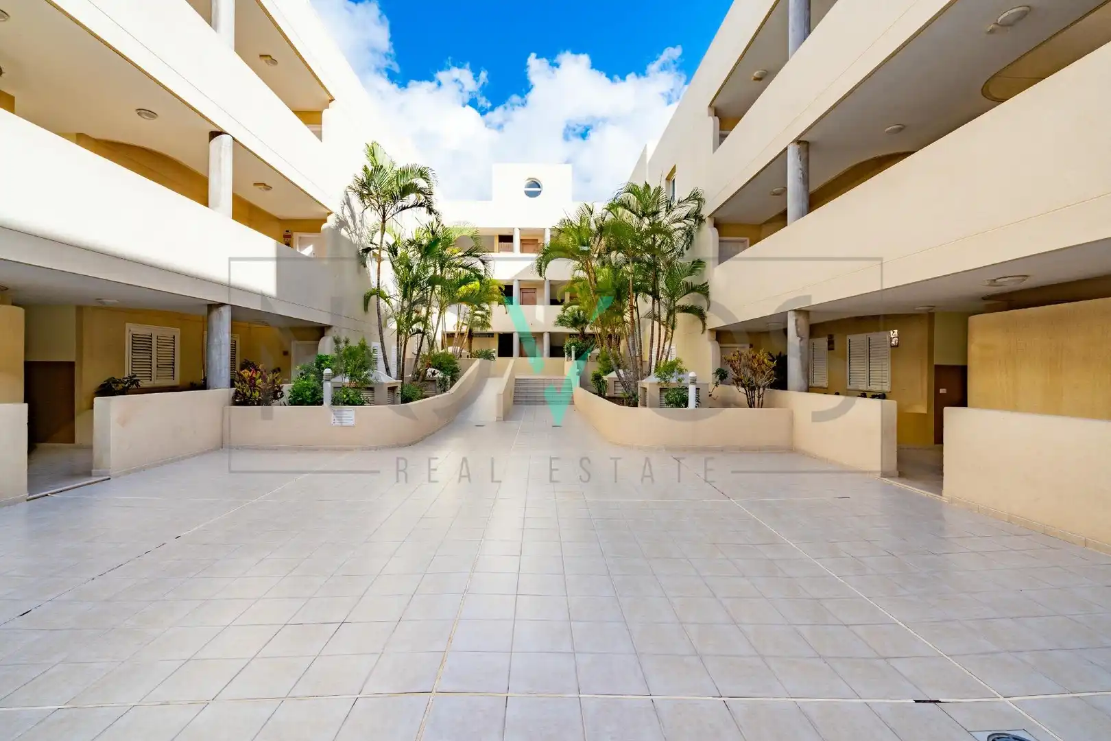 Vista exterior de Planta baixa en venda en Granadilla de Abona amb Jardí privat i Traster