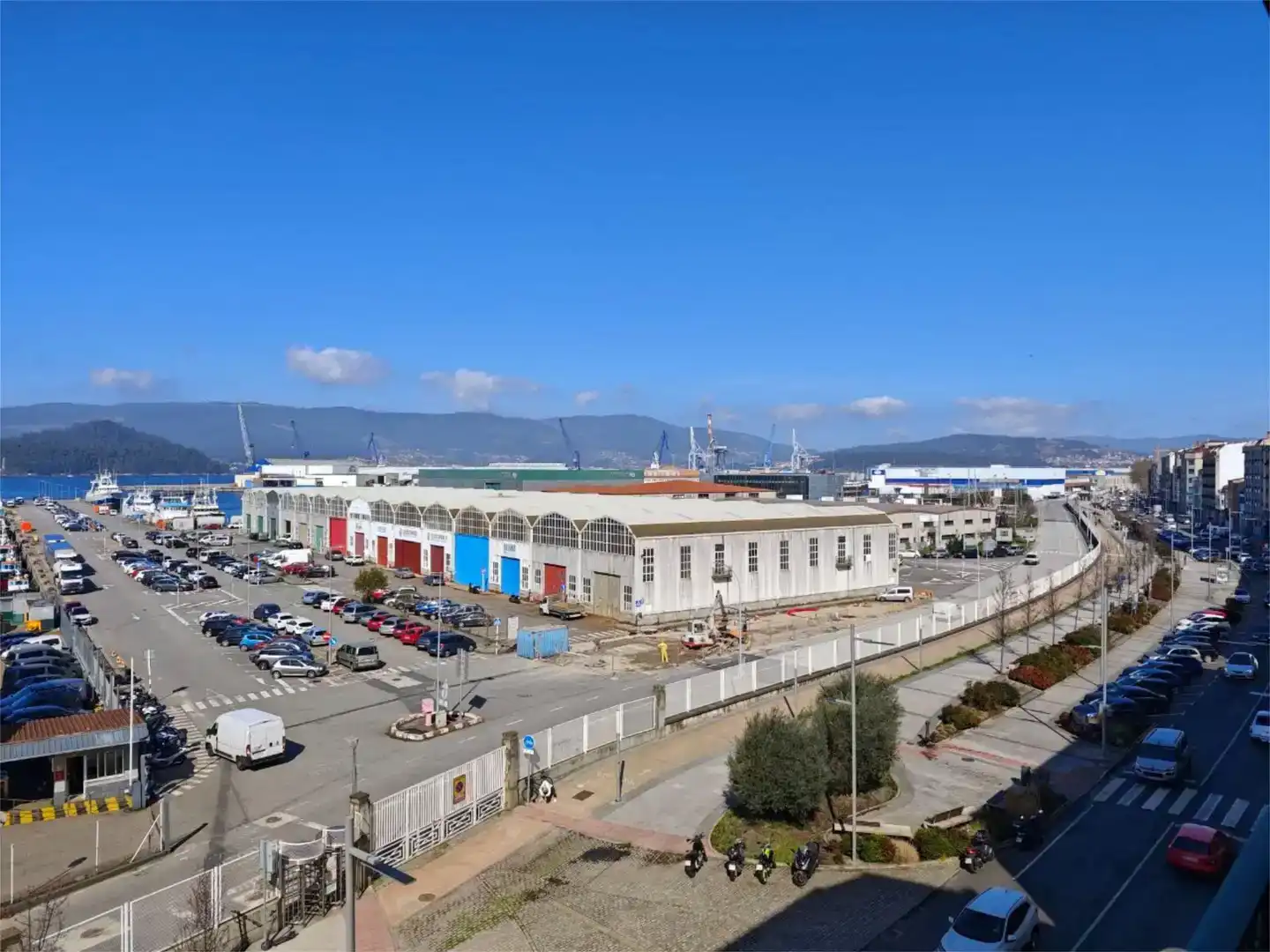 Vista exterior de Pis en venda en Marín amb Balcó