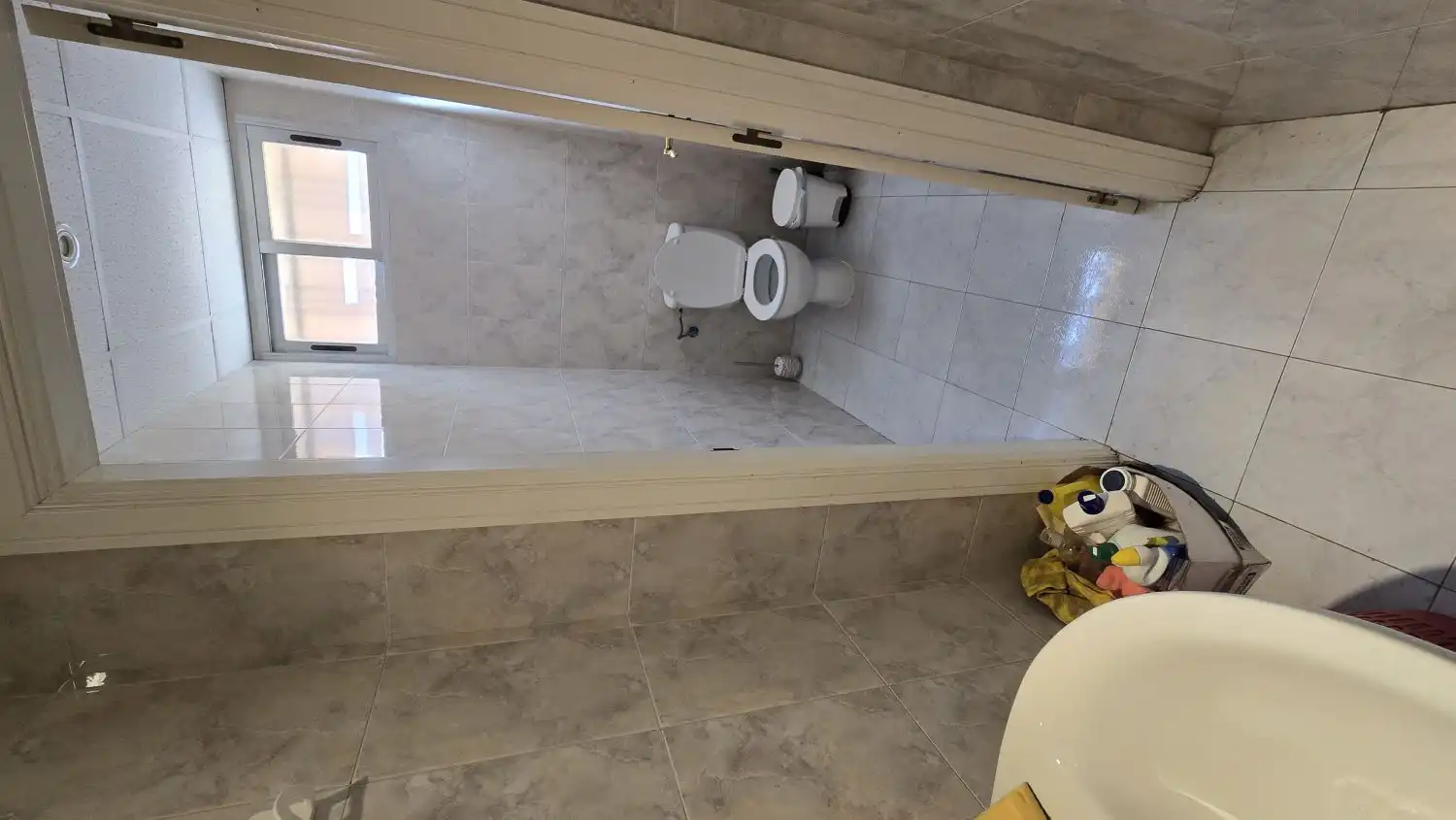 Bany de Local de lloguer en Humanes de Madrid amb Aire condicionat