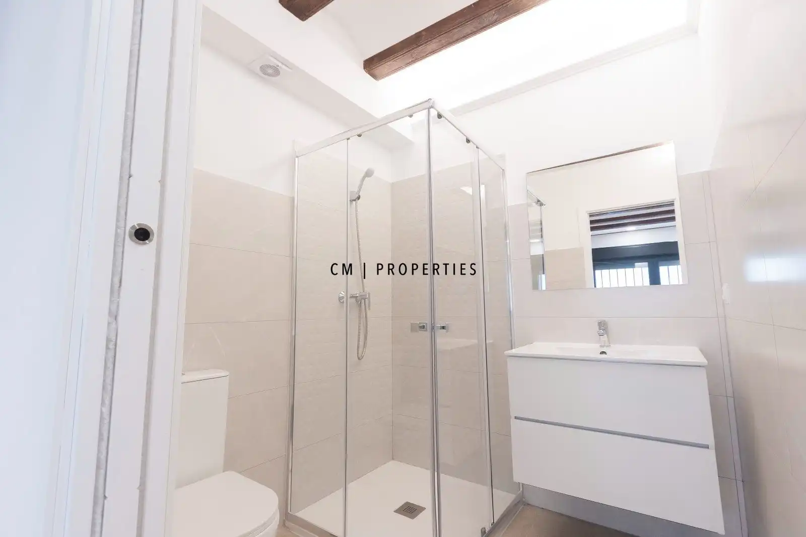 Bathroom of Flat for sale in Valencia  with Air Conditioner, Heating and Swimming Pool