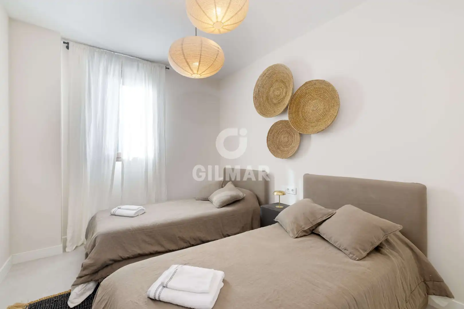 Habitación de Ático en venta en Estepona con Calefacción, Trastero y Piscina