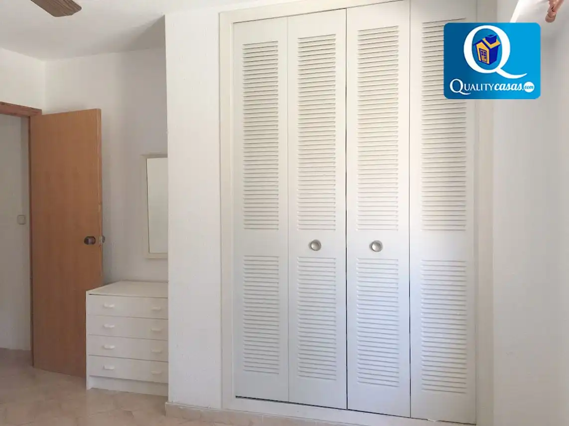 Dormitori de Apartament en venda en El Campello amb Terrassa i Piscina comunitària