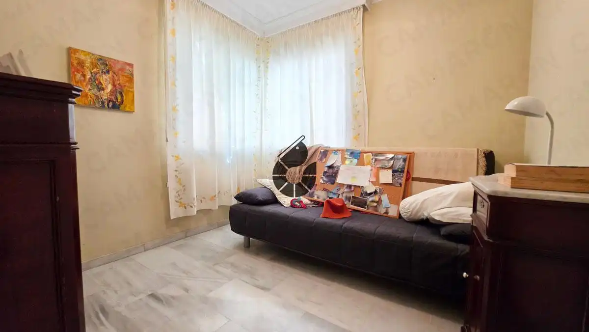 Habitación de Casa adosada en venta en Mairena del Aljarafe con Aire acondicionado, Jardín privado y Trastero