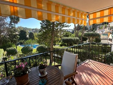Villa mit Pool zum Verkauf in Calle cerrado Calderón