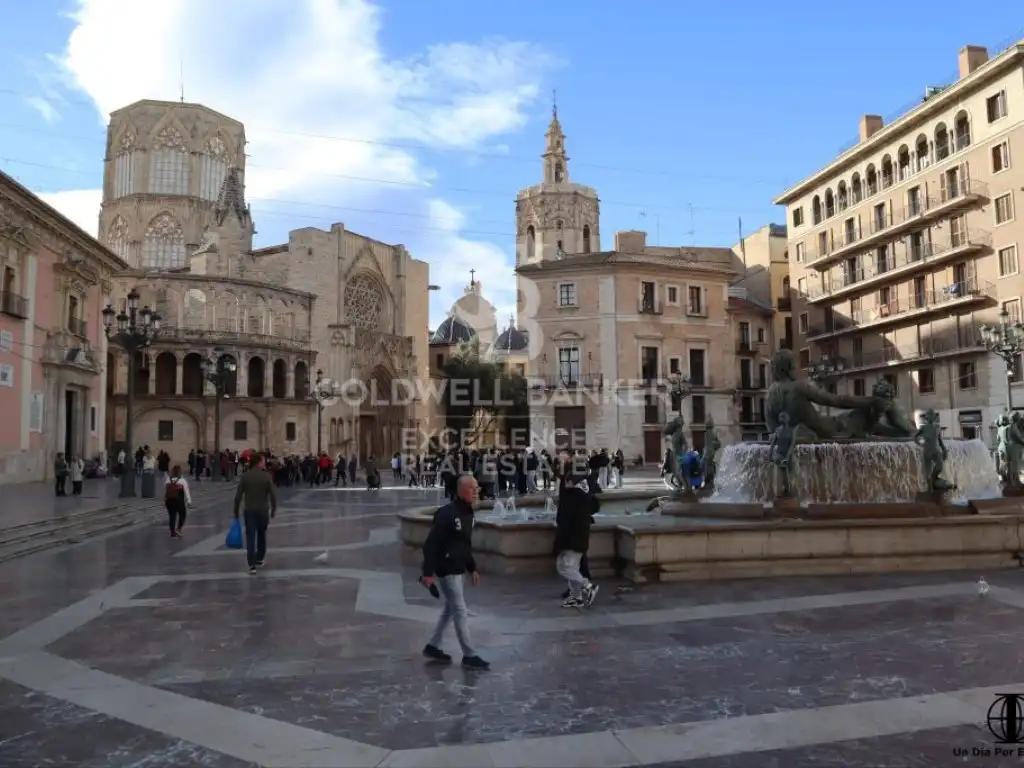 Außenansicht von Erdgeschoss zum Verkauf in Valencia mit Klimaanlage, Terrasse und Ofen