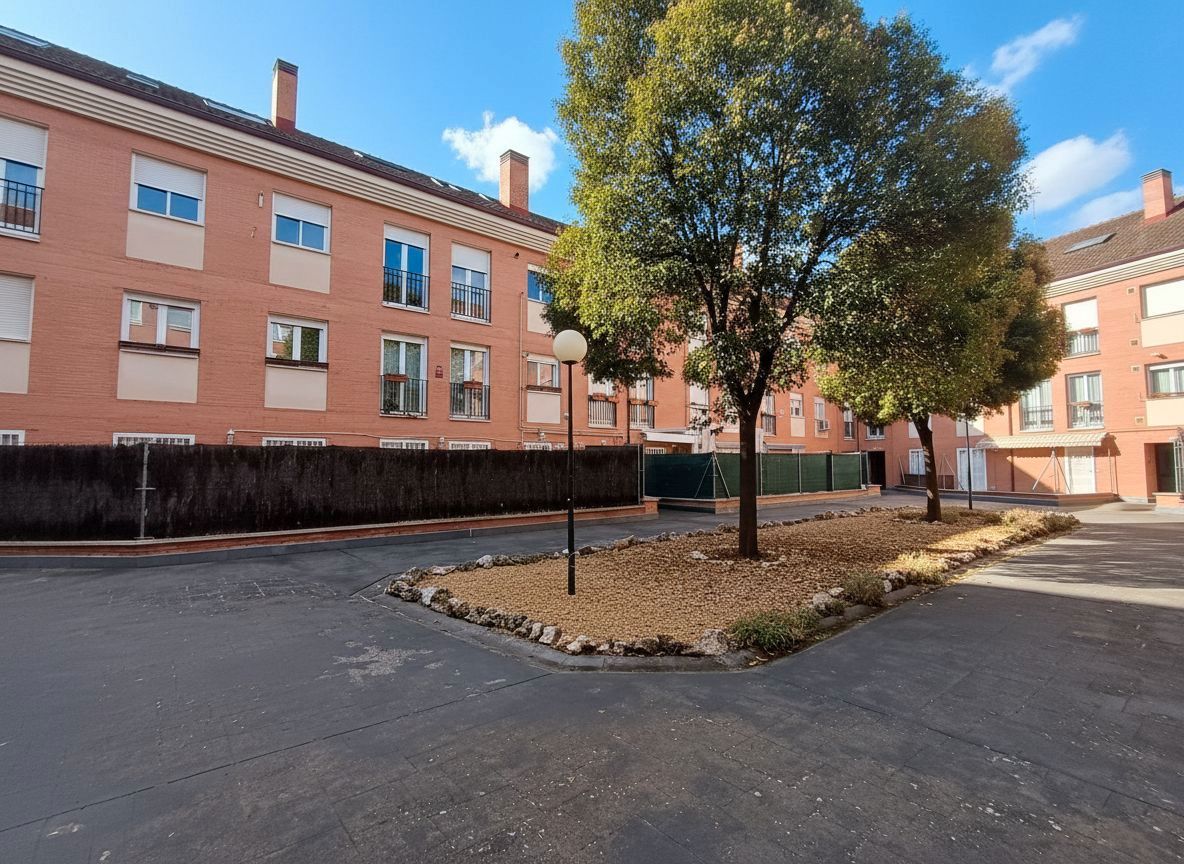 Vista exterior de Pis en venda en Ajalvir amb Calefacció i Piscina comunitària