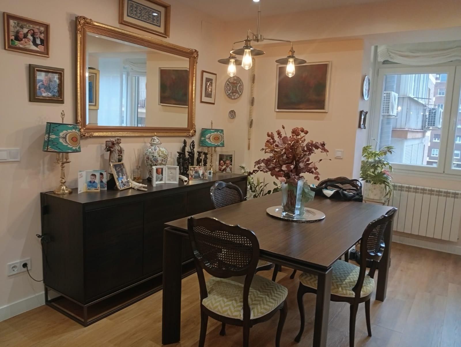 Dining room of Flat for sale in  Madrid Capital  with Air Conditioner, Heating and Private garden