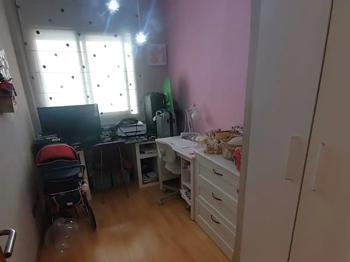 Habitación de Piso en venta en Molins de Rei con Calefacción, Parquet y Balcón