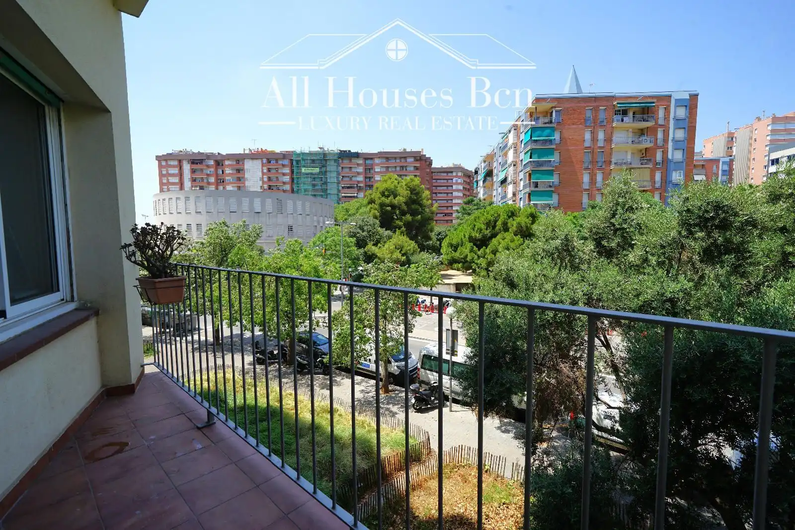 Vista exterior de Piso en venta en Barcelona con Aire acondicionado, Calefacción y Terraza