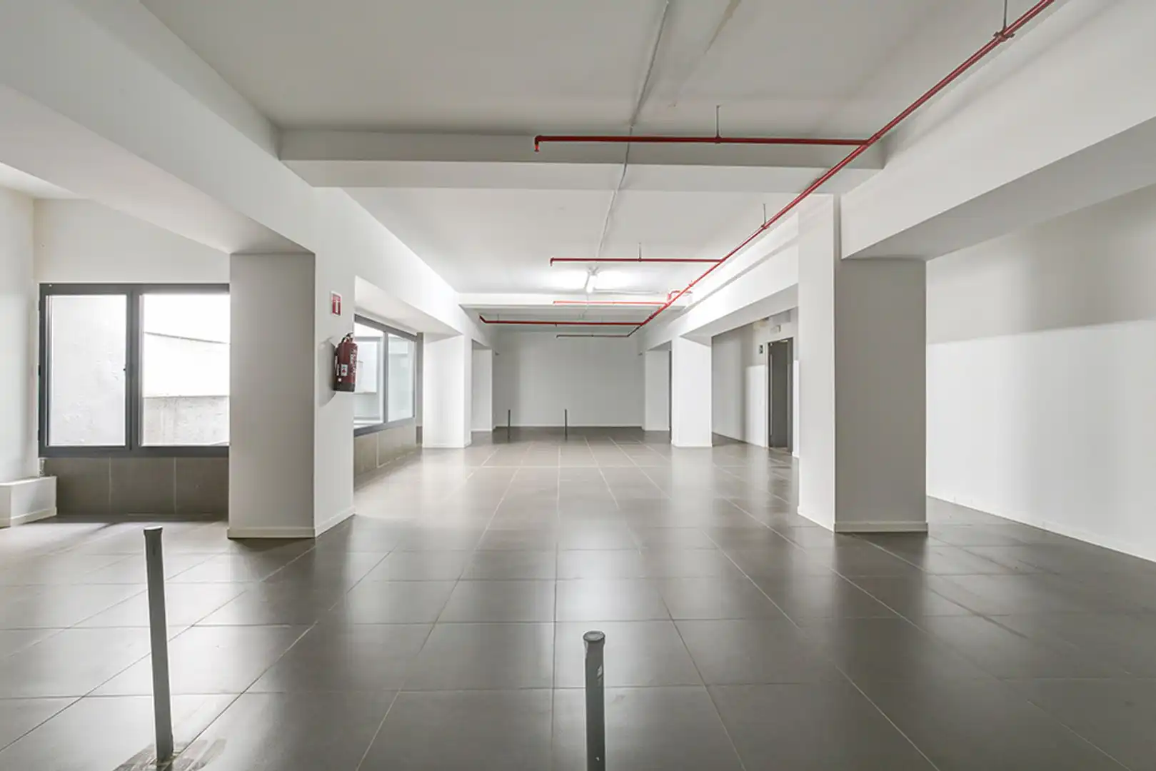 Gebäude zur Miete in Barcelona mit Alarm