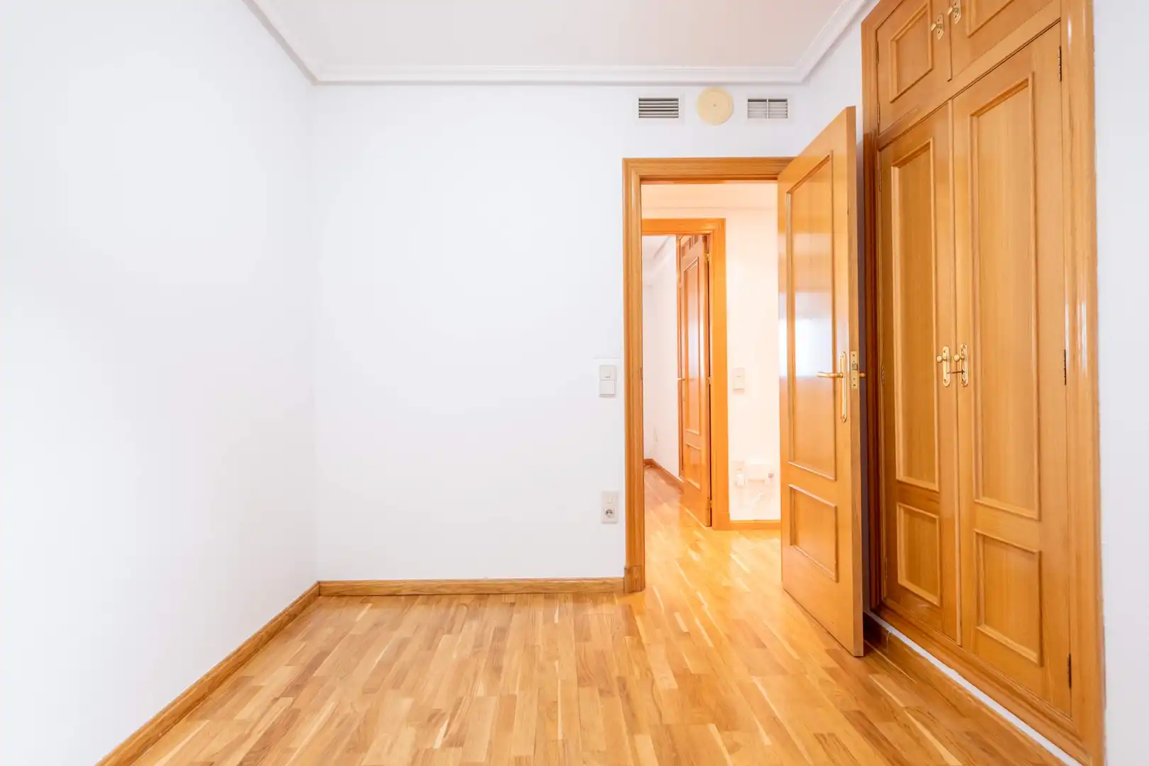 Flat for sale in Zaragoza  with Air Conditioner, Heating and Parquet flooring
