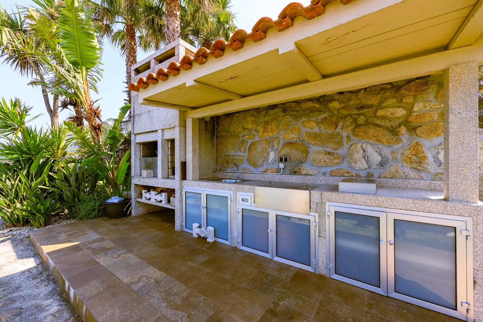 Terrace of Houses for sale in Oia  with Air Conditioner, Heating and Private garden