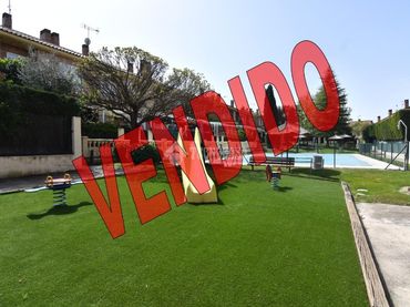 Maison jumelée avec piscine à vendre à Centro