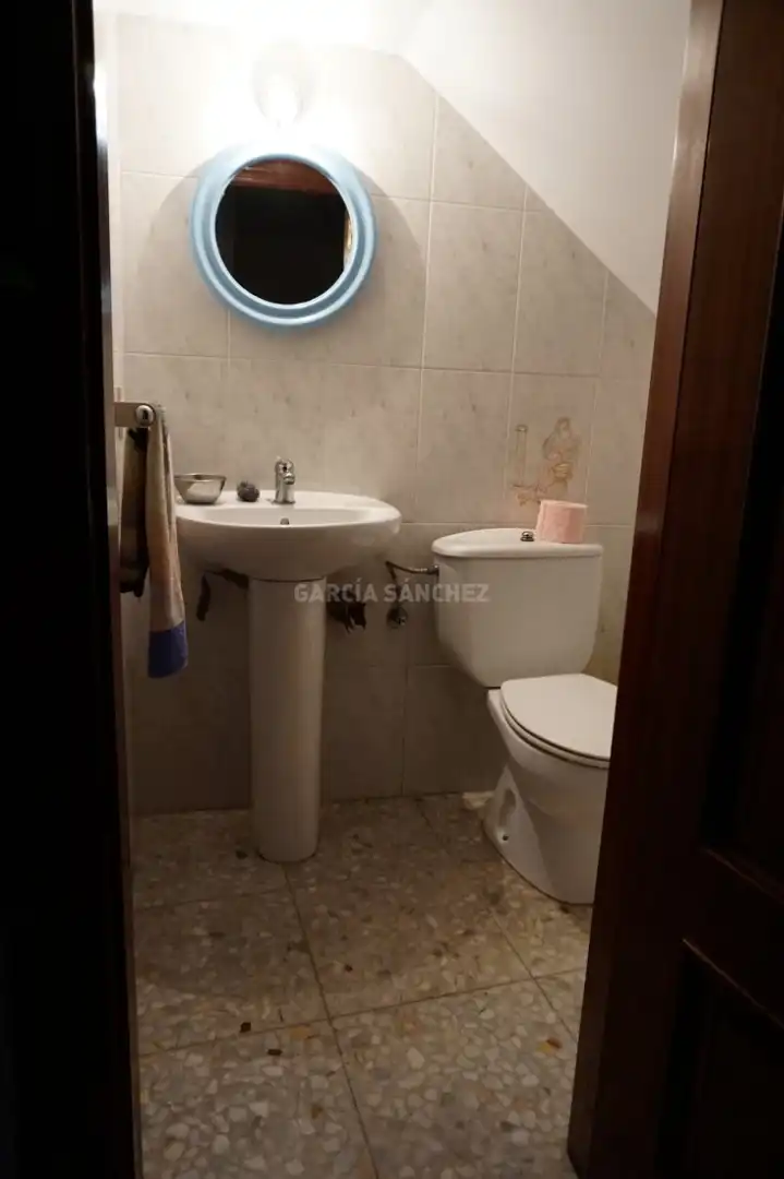 Badezimmer von Einfamilien-Reihenhaus zum Verkauf in Rianxo