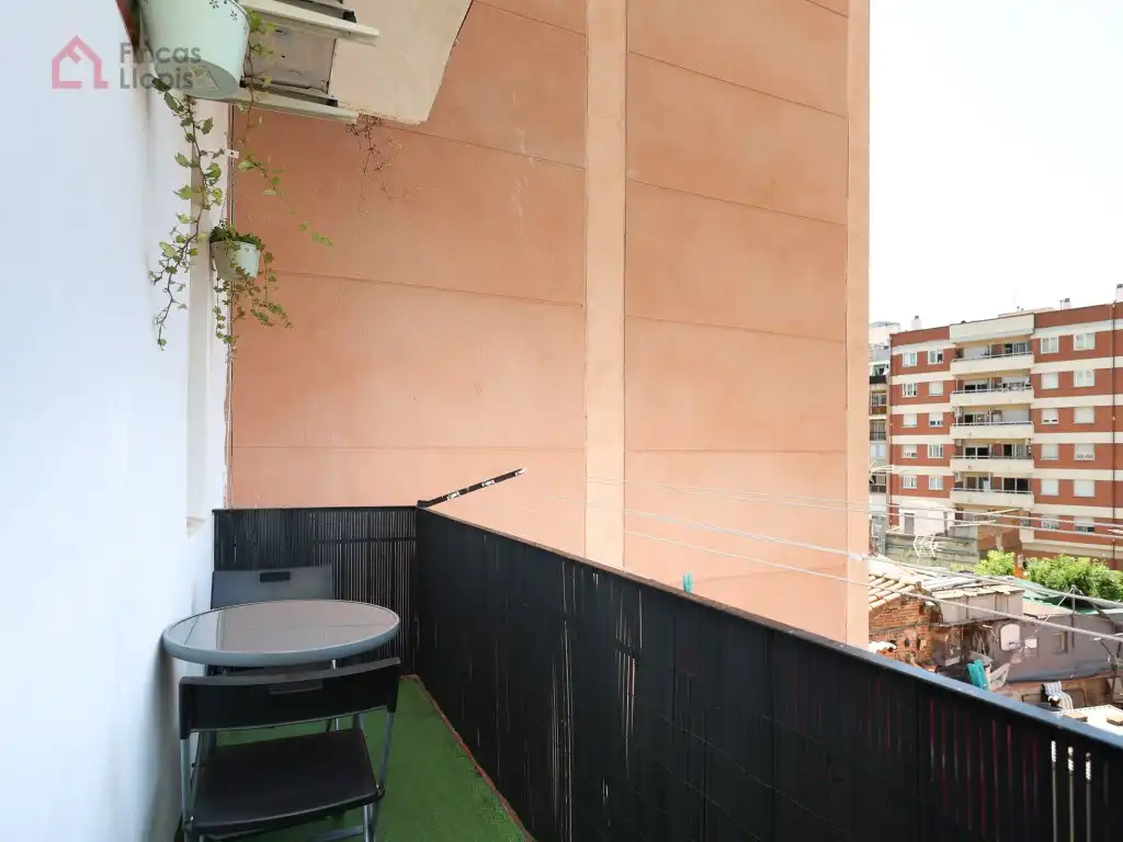 Terraza de Piso en venta en Barcelona con Balcón y Internet