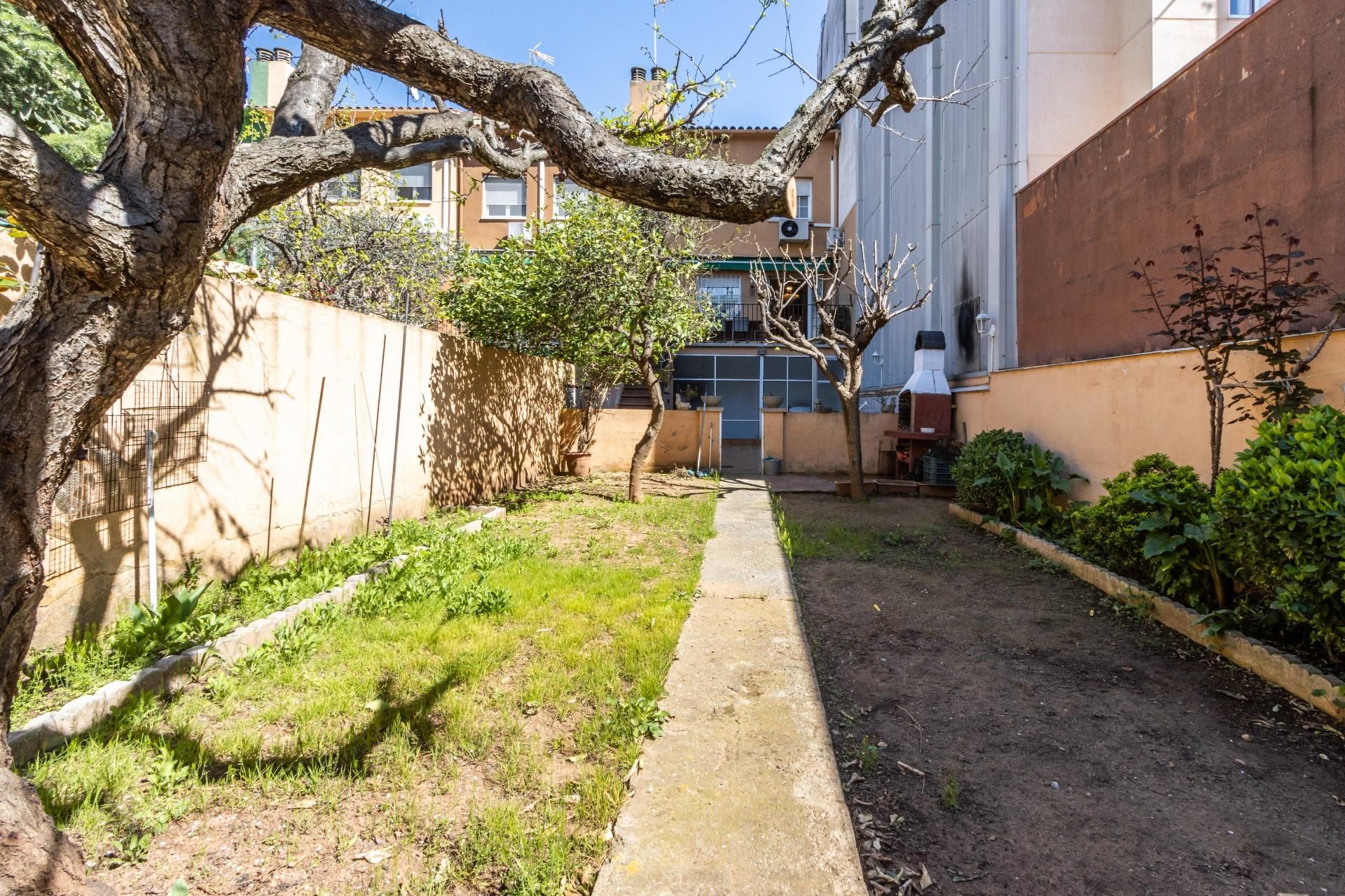 Jardín de Casa o chalet en venta en Barberà del Vallès con Aire acondicionado, Jardín privado y Terraza