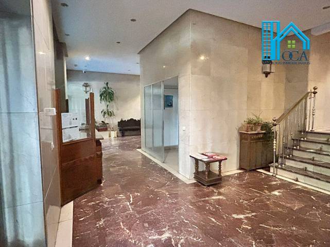 Piso en Venta en Calle de Saavedra Fajardo en Puerta del Ángel