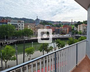 Vista exterior de Pis de lloguer en Bilbao  amb Terrassa i Balcó