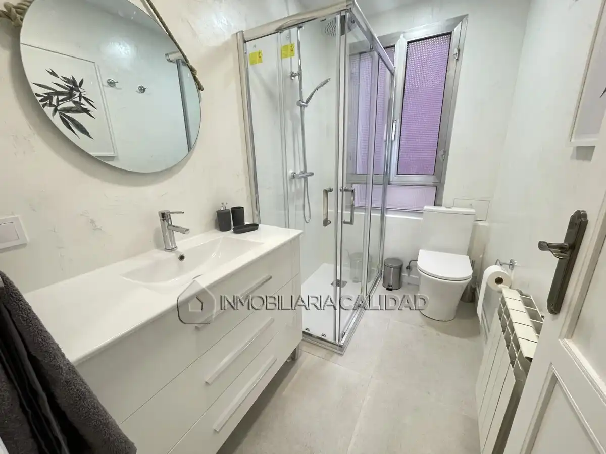 Bathroom of Flat for rent in Burgos  with Heating and Furnished