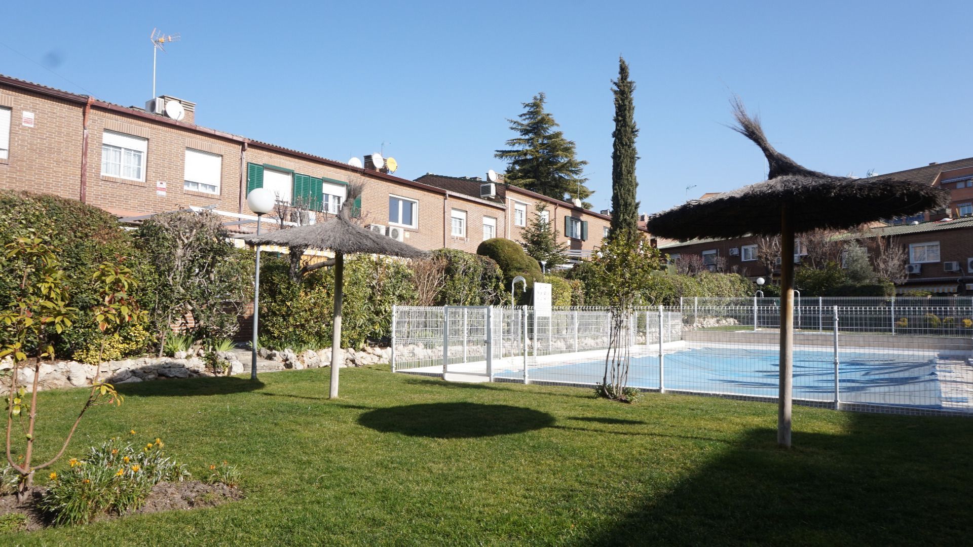 Swimming pool of Single-family semi-detached for sale in Majadahonda  with Air Conditioner, Private garden and Storage room