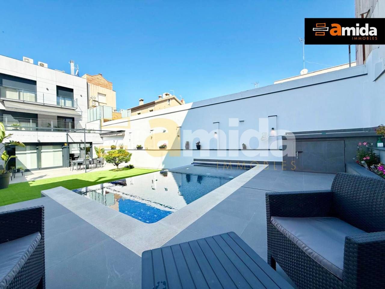 Piscina de Casa o xalet en venda en Sabadell amb Aire condicionat, Calefacció i Jardí privat