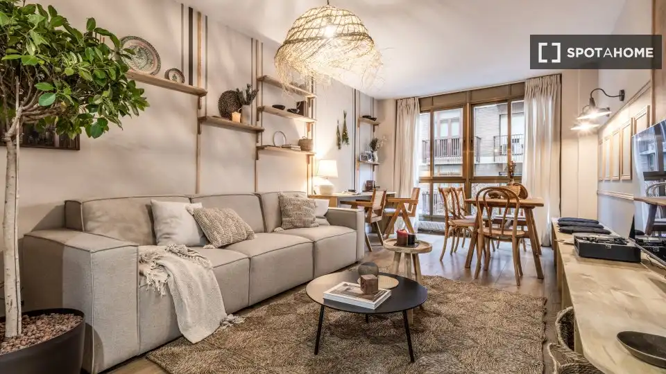 Sala de estar de Apartamento para compartir en Madrid con Aire acondicionado, Terraza y Amueblado