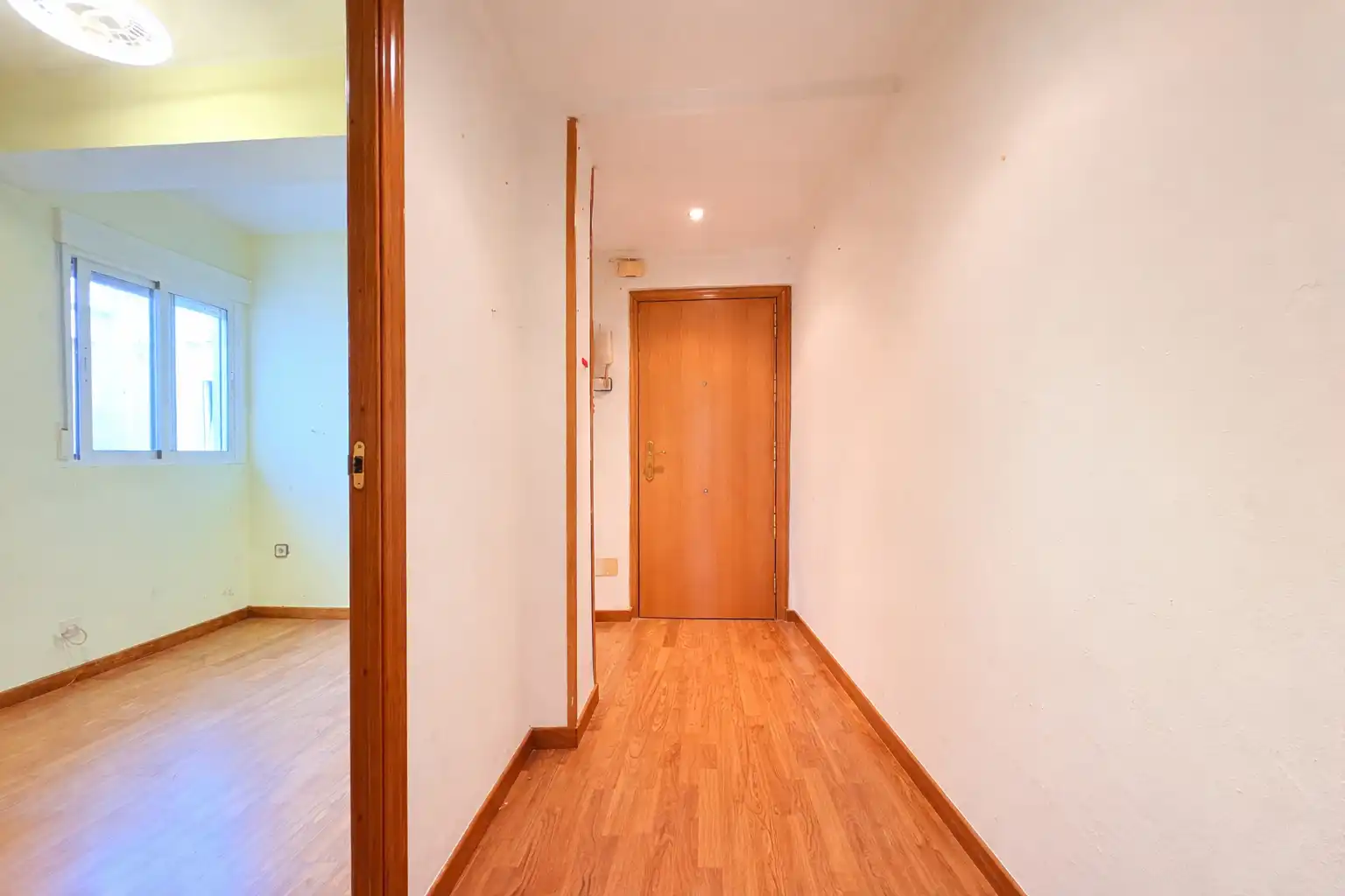 Flat for sale in Zaragoza  with Air Conditioner, Heating and Furnished