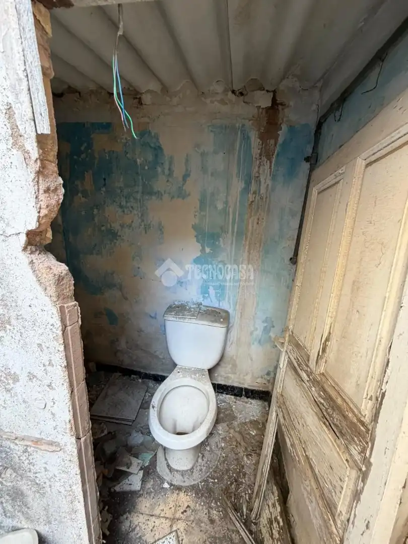 Bathroom of Industrial land for sale in Badalona