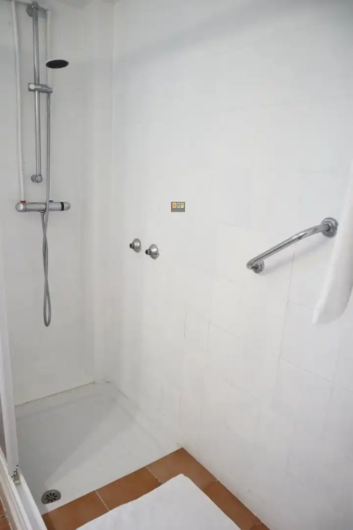 Badezimmer von Dachboden zur Miete in Altea mit Terrasse und Möbliert