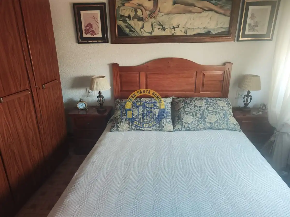 Bedroom of Houses for sale in Villanueva de las Manzanas, León