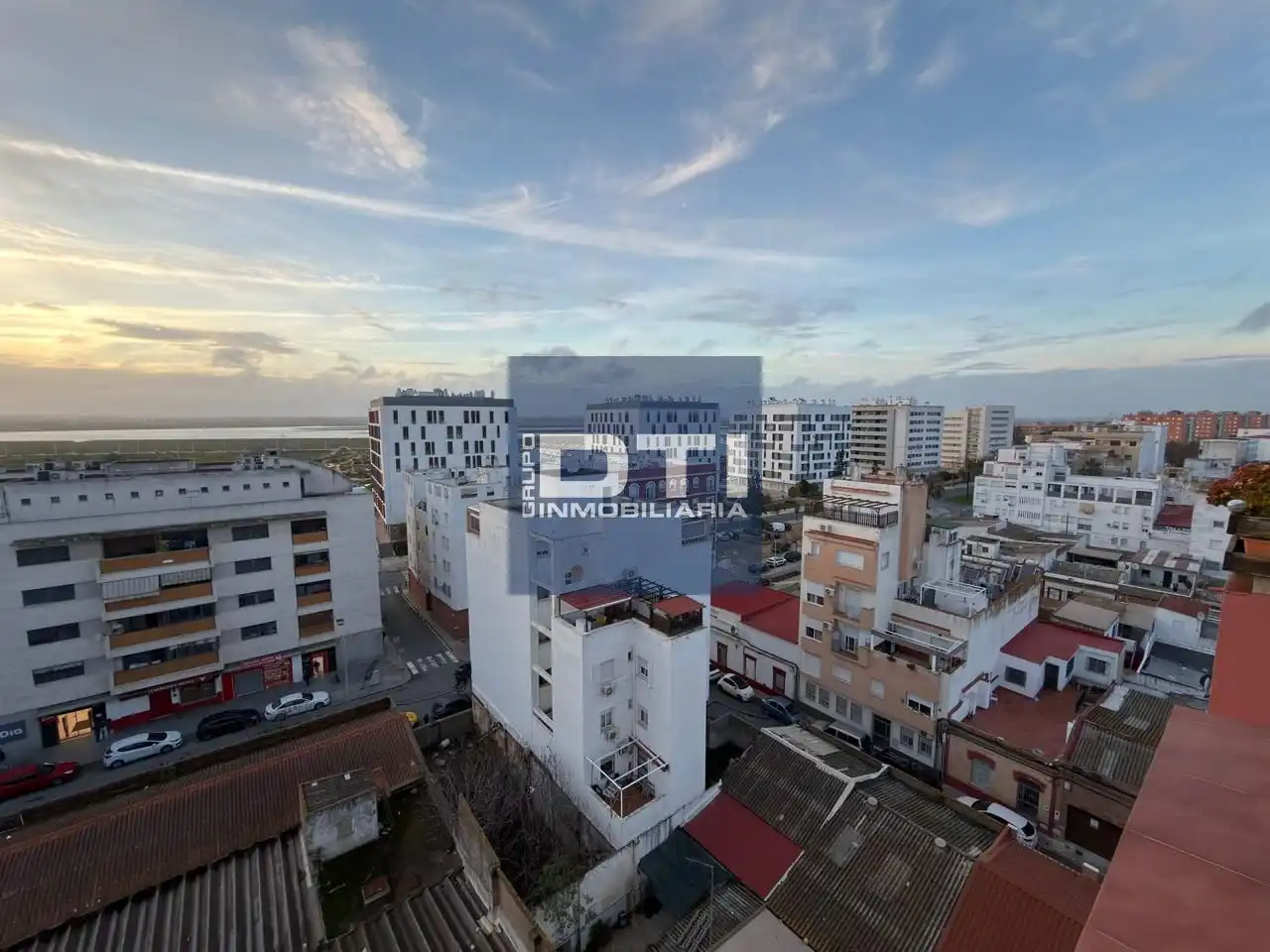 Vista exterior de Pis en venda en Huelva amb Aire condicionat i Moblat