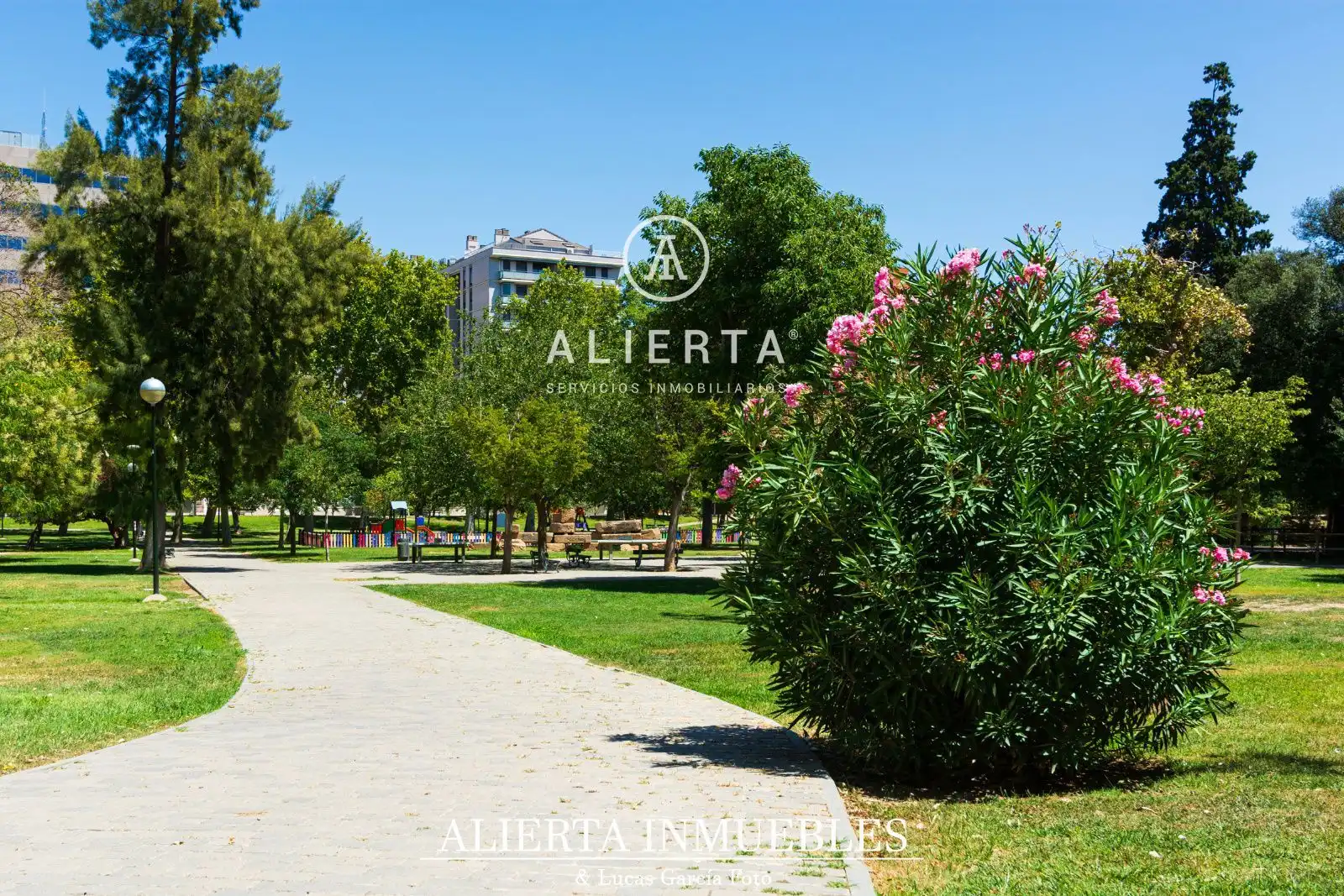 Exterior view of Flat for sale in Zaragoza  with Heating