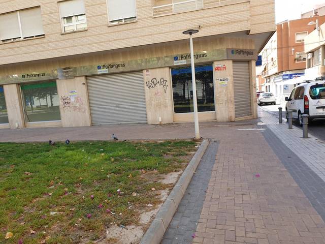 Local comercial en Alquiler en Plaza de Toros - Avenida Chapí - Trinquete
