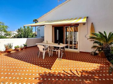 Reihenhaus mit Pool zum Verkauf in Las Marinas / Les Marines