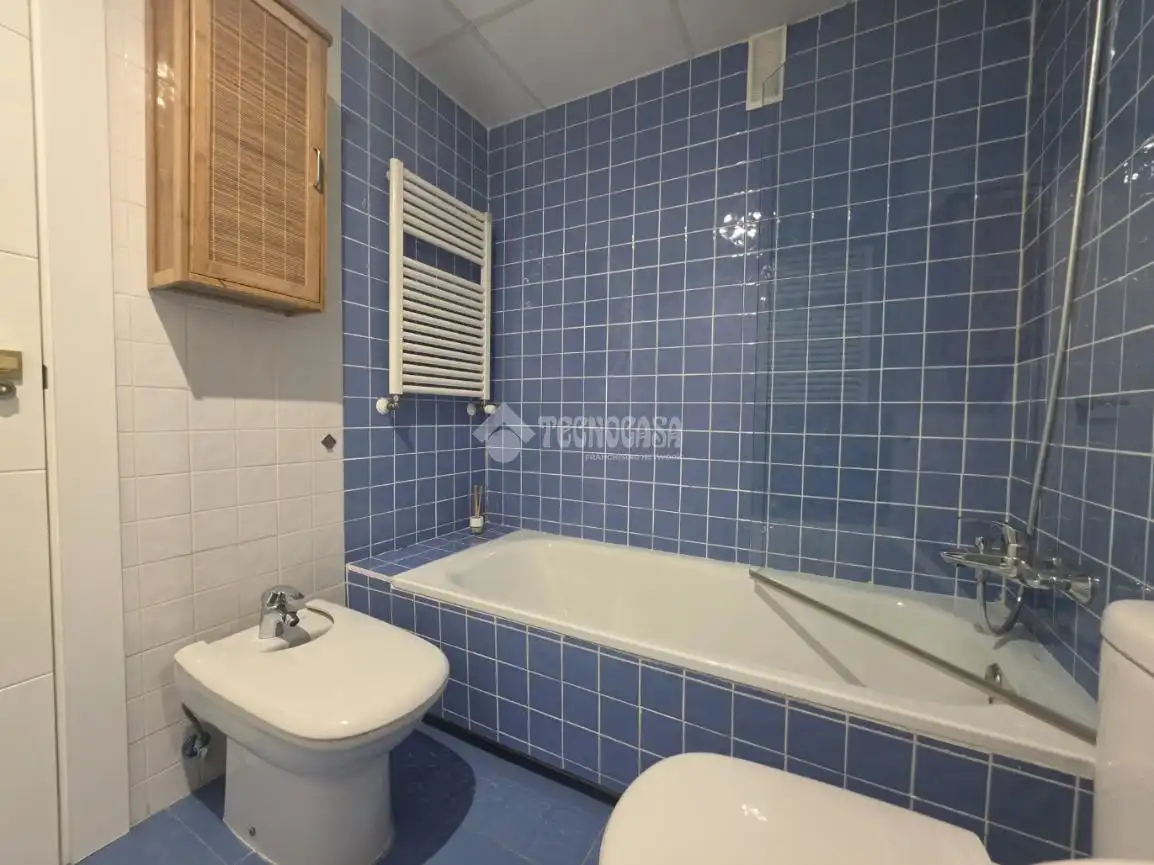 Bathroom of Flat for sale in Getafe  with Air Conditioner, Heating and Terrace