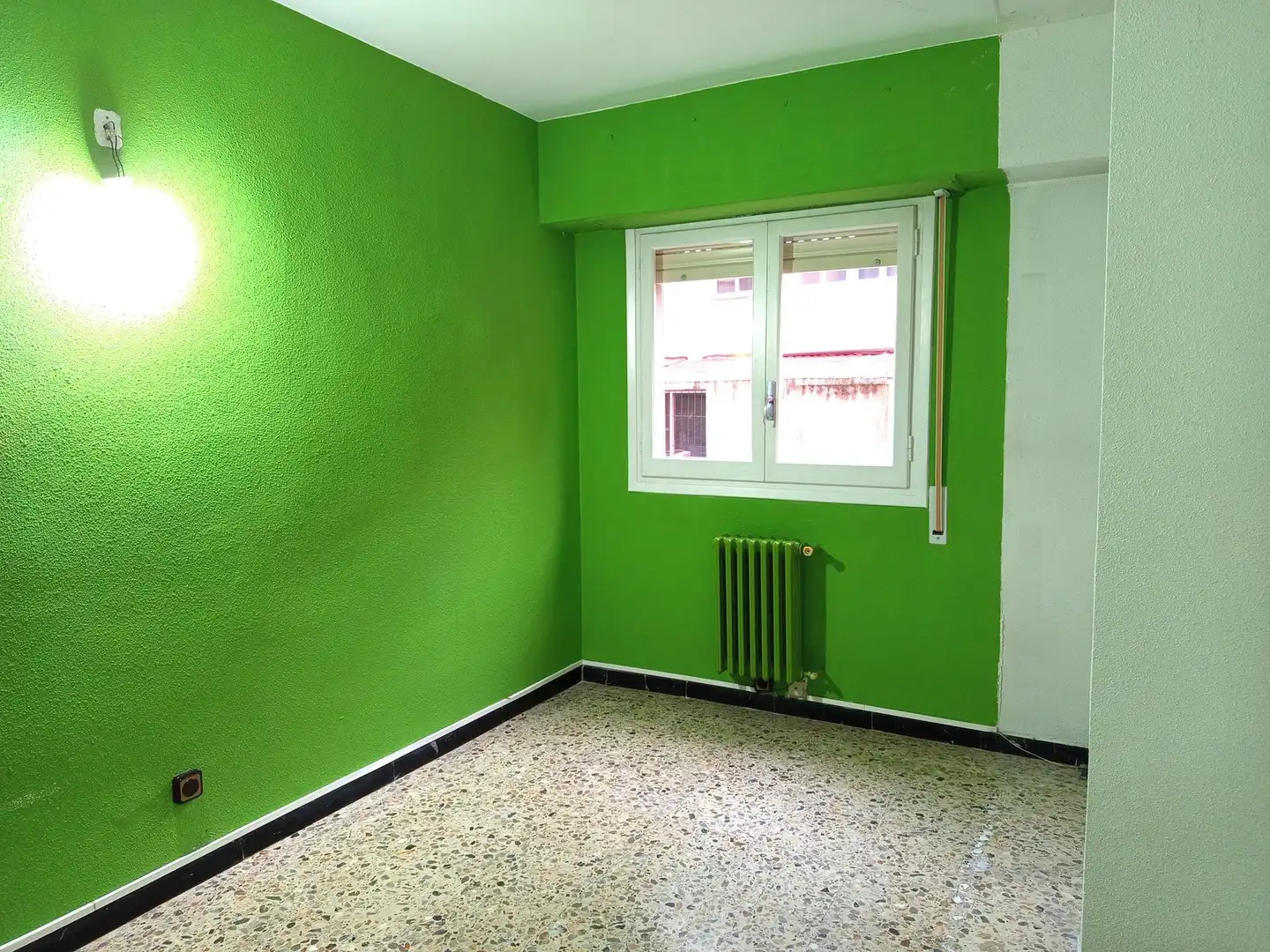 Bedroom of Flat for sale in Zaragoza  with Heating, Terrace and Balcony