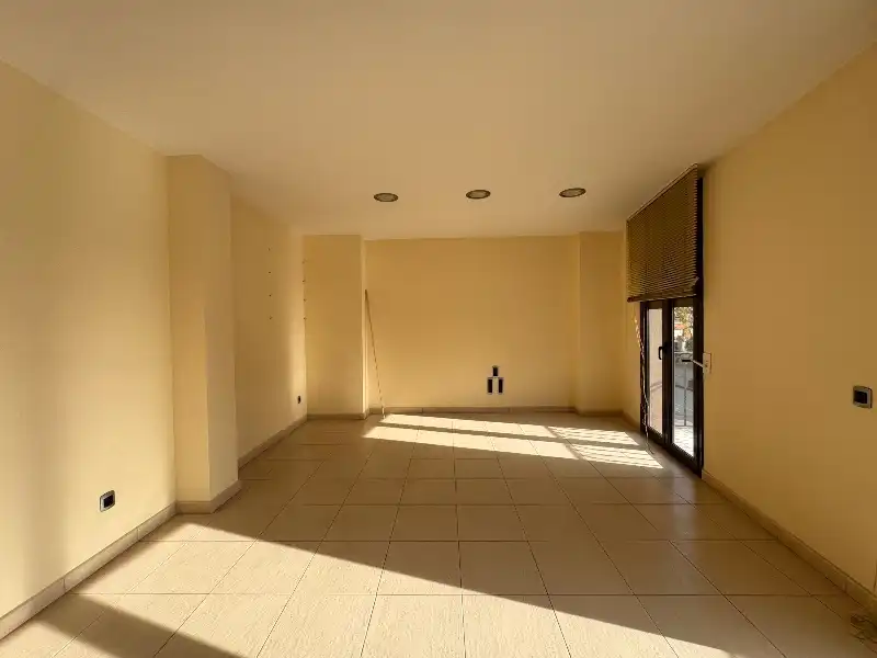 Office for rent in La Bisbal d'Empordà  with Air Conditioner, Heating and Terrace