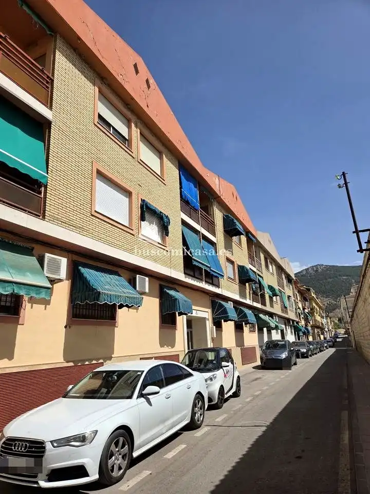 Vista exterior de Pis en venda en Mancha Real amb Balcó