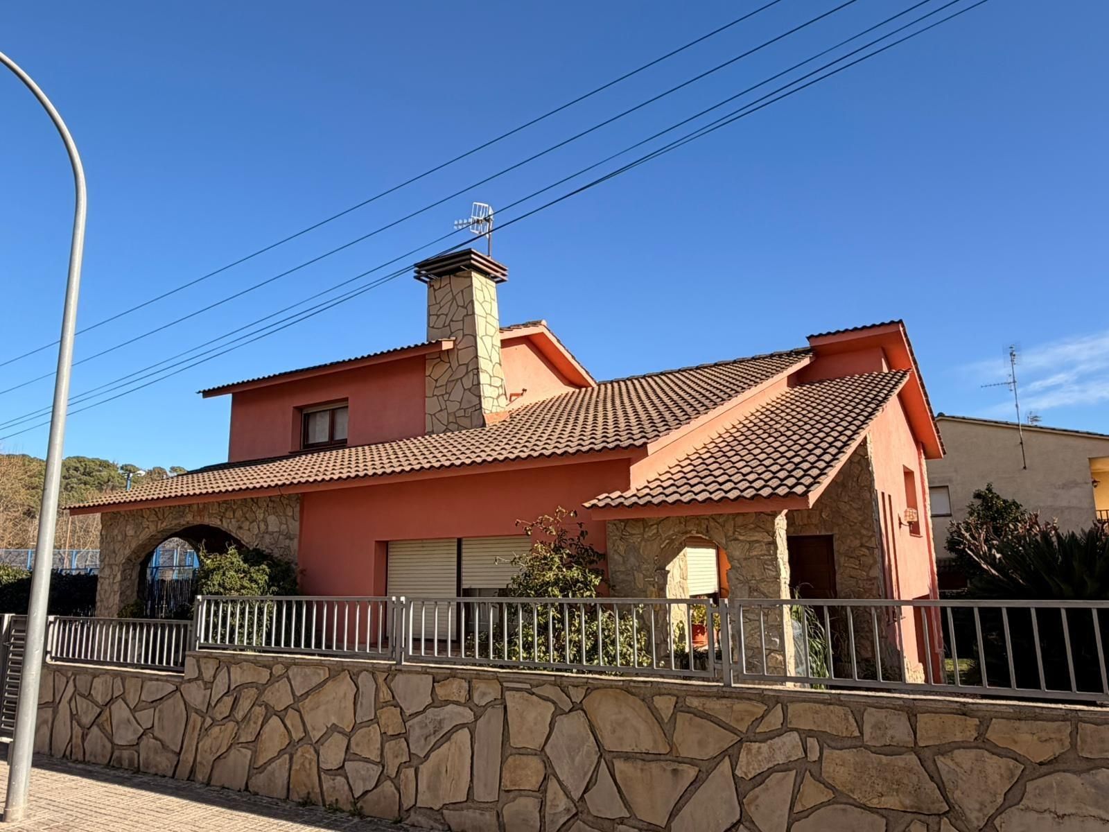 Exterior view of House or chalet for sale in Santa Maria de Palautordera  with Heating and Private garden