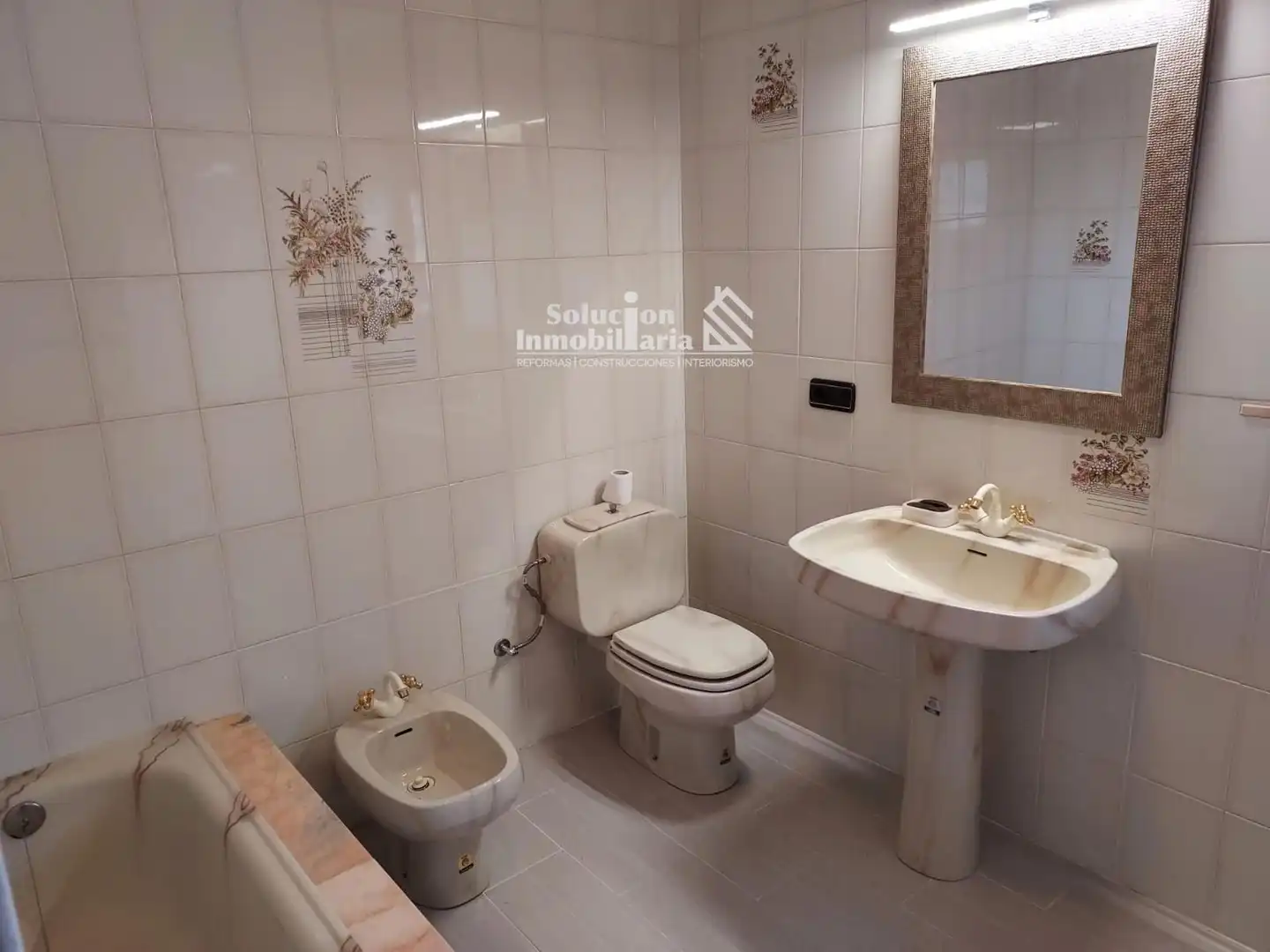 Bathroom of Houses for sale in Villares de la Reina  with Heating and Swimming Pool